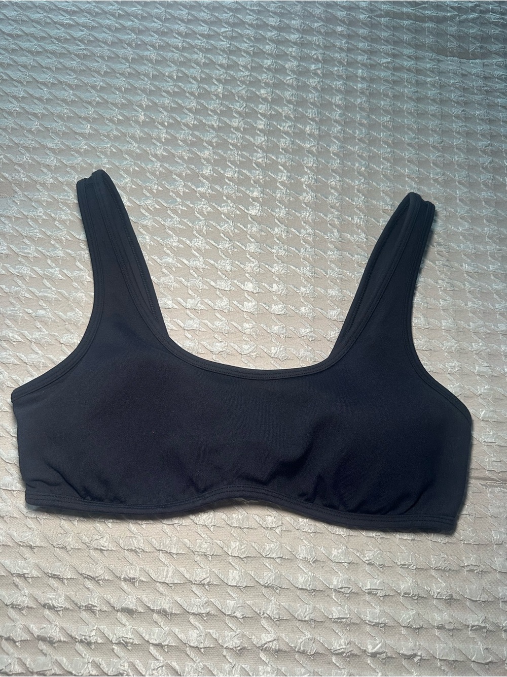 Aritzia Golden Black Sports Bra Size L